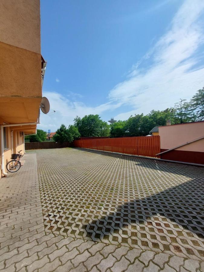 Sunshine Resort Apartment Hajdúszoboszló Екстериор снимка
